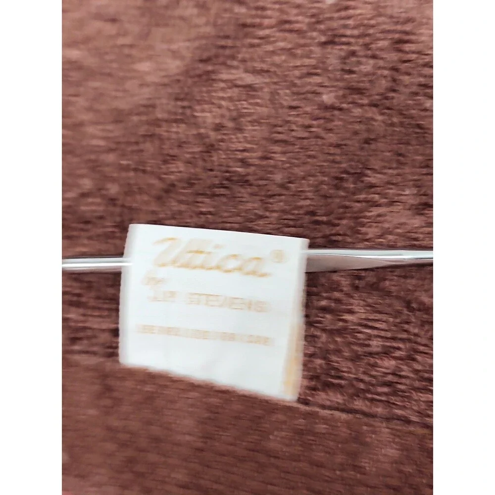 VTGUtica By J P Stevens Velour Bath Towel Brown  W Cream Lace 1980's Grannycore